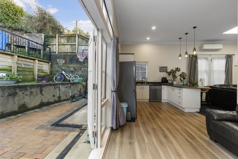 28 Medway Street, Island Bay, Wellington - Carousel 17