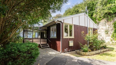 8 Goldsmith Road, Hospital Hill, Napier - Carousel 1