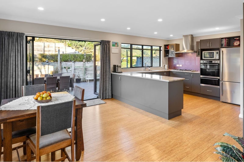 14 Nugget Grove, Raumati Beach, Paraparaumu - Carousel 2