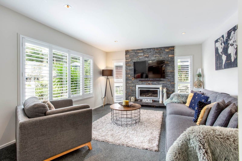 7A Stitchbird Close, Murrays Bay, Auckland - Carousel 1