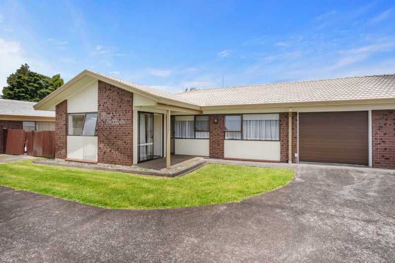2/16 Regent Street, Papatoetoe, Auckland - Carousel 1