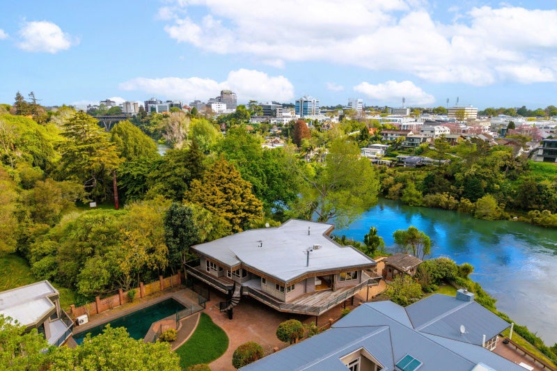 343 River Road, Claudelands, Hamilton - Carousel 1