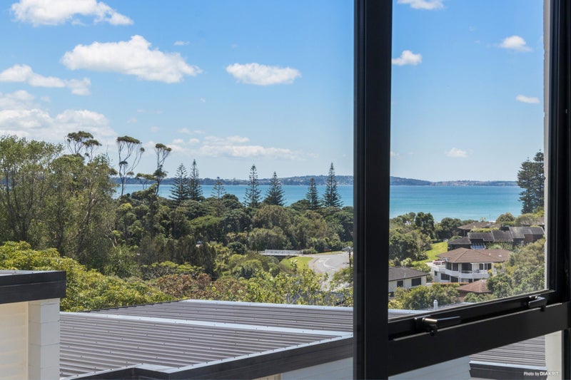 2/26 Long Bay Drive, Torbay, North Shore City, Auckland - Carousel 1