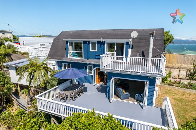 14 Te Whiti Grove, Korokoro, Lower Hutt - Carousel 1