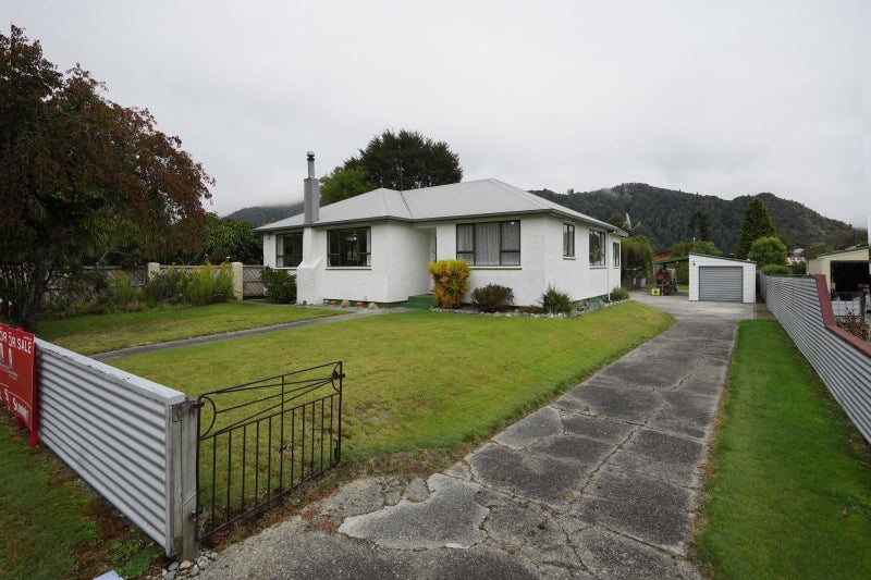 4 Brunner Street, Murchison - Carousel 31