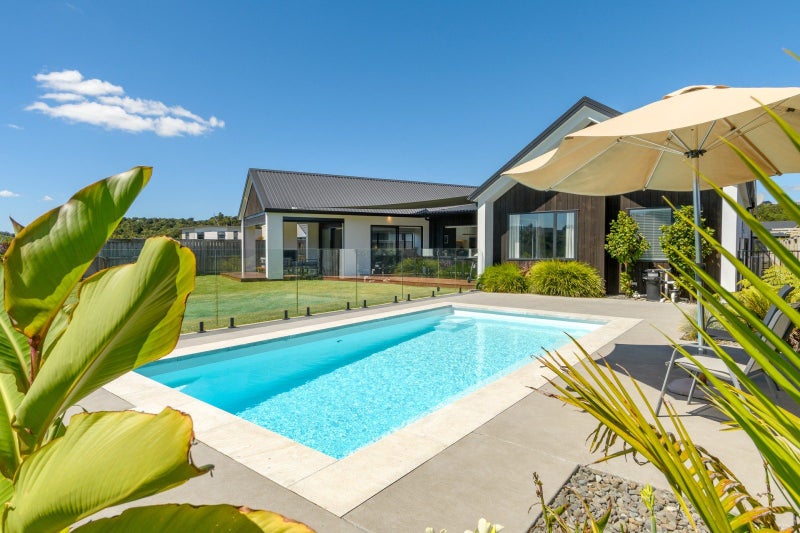 95 Awataha Crescent, Pyes Pa, Tauranga - Carousel 1