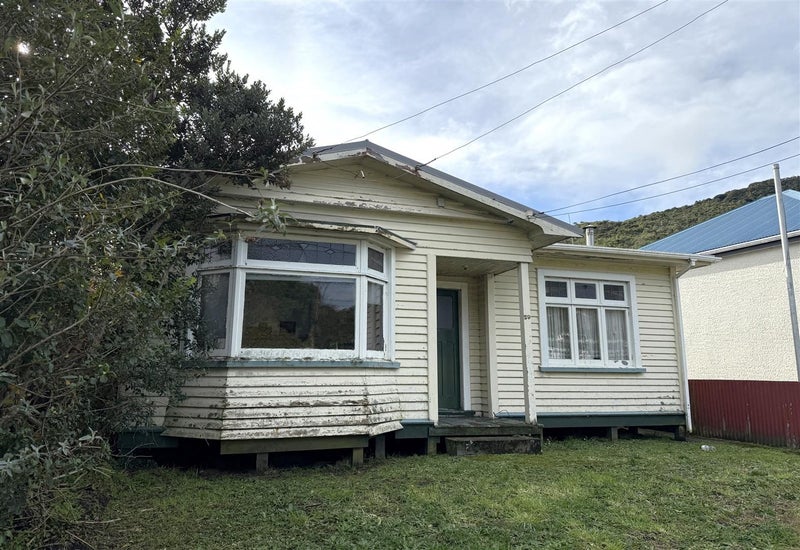 29 Murray Street, Greymouth, Greymouth - Carousel 1