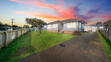 22 Lyncroft Street, Mangere East, Auckland - Carousel 1