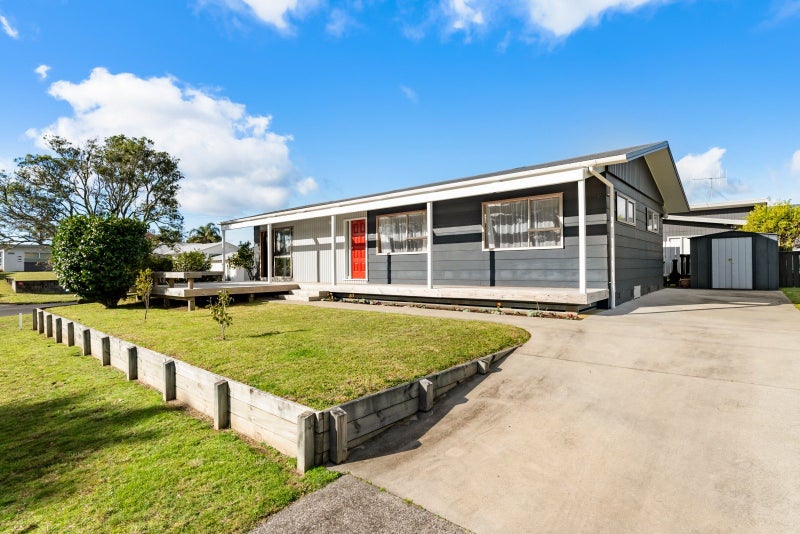 401 Linton Crescent, Whangamatā - Carousel 1