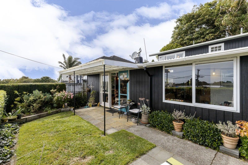 189 Tukapa Street, Westown, New Plymouth - Carousel 1