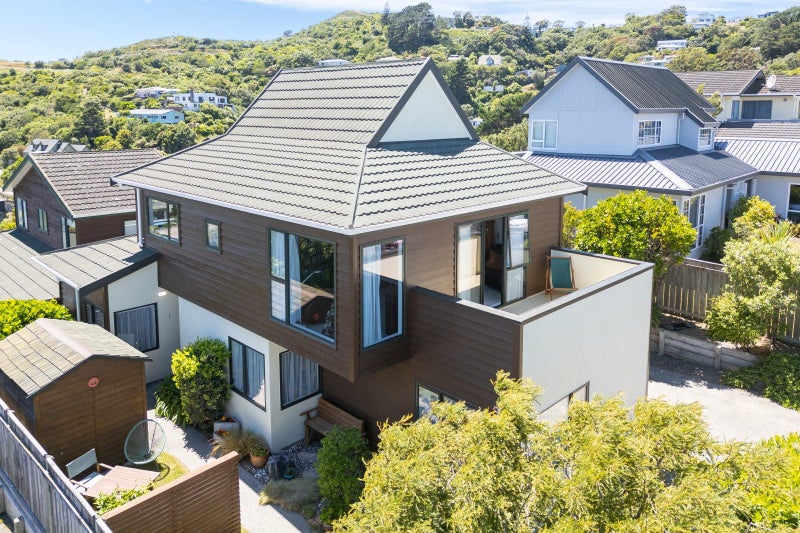 12A Bay Lair Grove, Island Bay, Wellington - Carousel 2