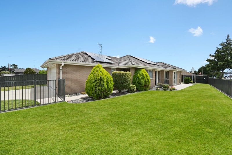 2 Astor Avenue, Dinsdale, Hamilton - Carousel 1