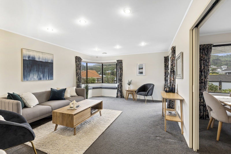 2 Erskine Close, Island Bay, Wellington - Carousel 1