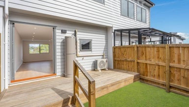 49D Oaktree Avenue, Browns Bay, Auckland - Carousel 1