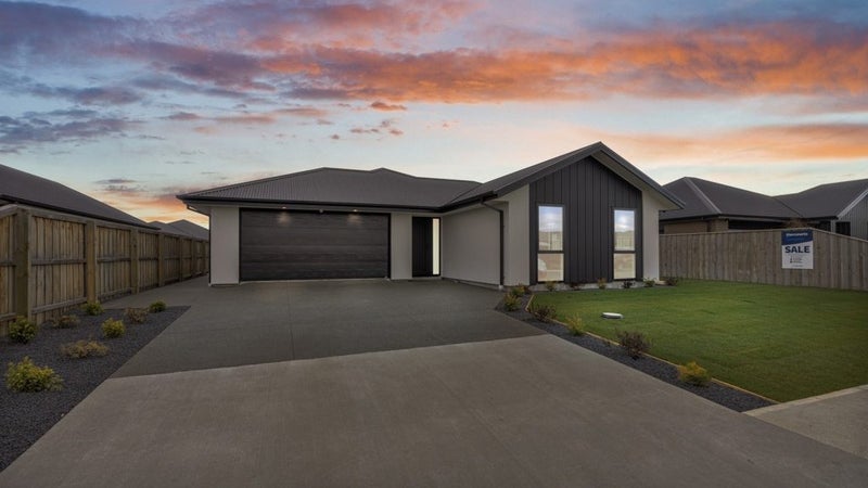 5 Stackwood Avenue, Woodend, Woodend - Carousel 1