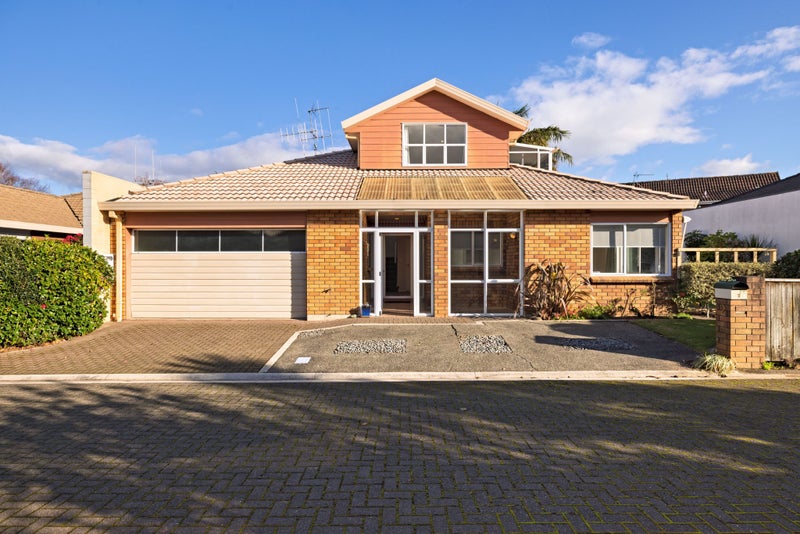 2 Edgecumbe Way, Tauranga, Tauranga - Carousel 1