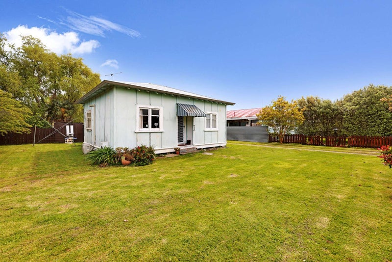 7 Endcliffe Road, Kaiti, Gisborne - Carousel 1