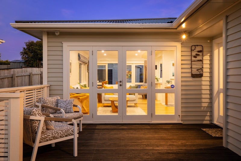 38 Gray Avenue, Paraparaumu Beach, Paraparaumu - Carousel 1