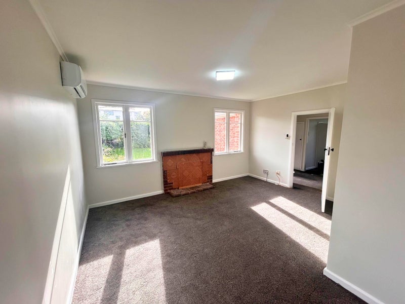 52 Hutchinson Avenue, New Lynn, Auckland - Carousel 2