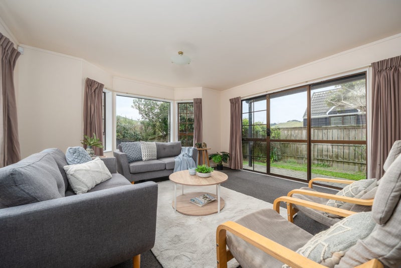 2/6 Ellwood Place, Churton Park, Wellington - Carousel 1