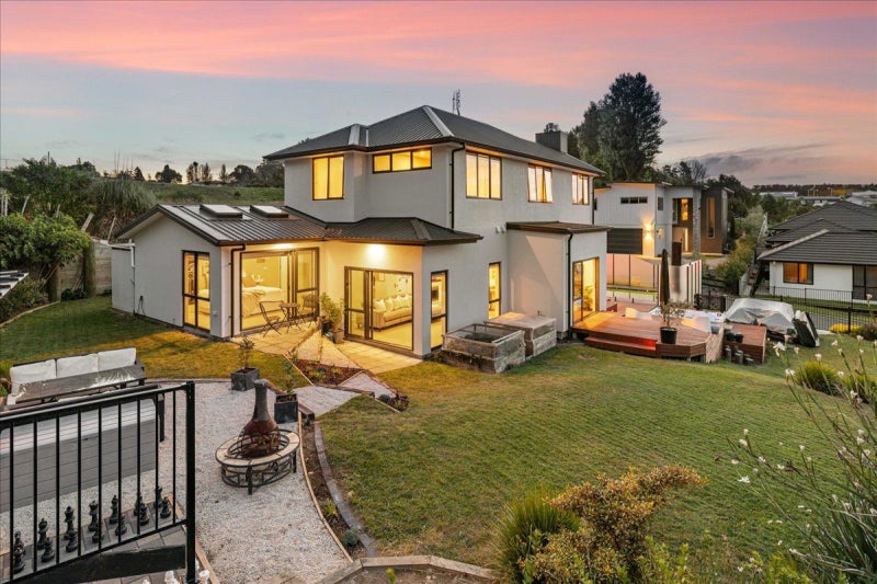 11 Kissling Terrace, Pyes Pa, Tauranga - Carousel 2