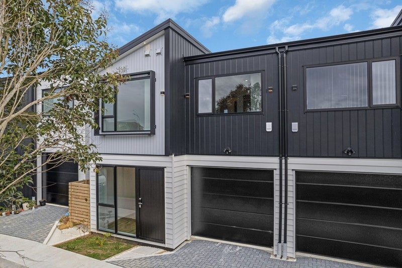 22B Justamere Place, Weymouth, Auckland - Carousel 1