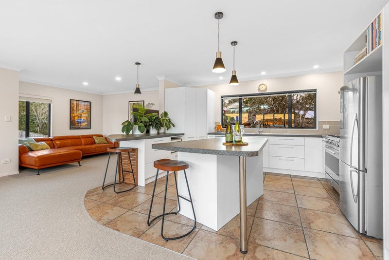 6 Double Bay Place, Army Bay, Whangaparaoa - Carousel 2