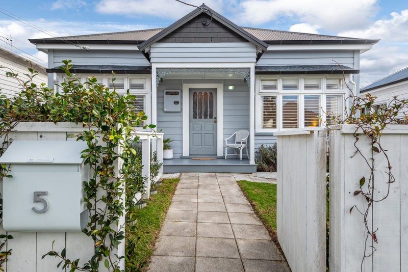 1/5 Roslyn Terrace, Stanley Point, Auckland - Carousel 1