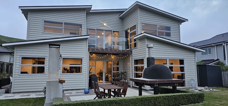 8 Didsbury Grove, Churton Park, Wellington - Carousel 1