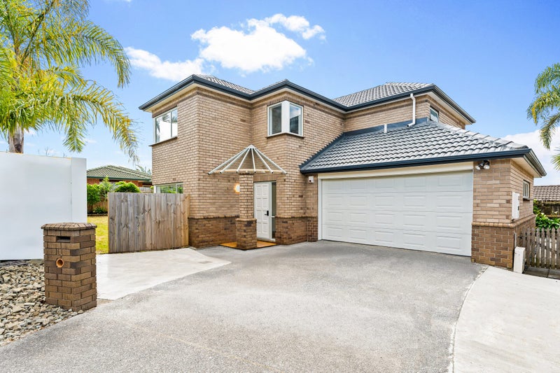 11 Amherst Place, Albany, North Shore City, Auckland - Carousel 1