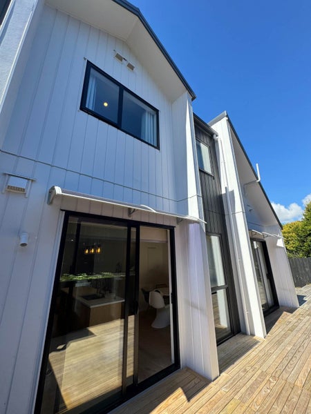 8/12 Ewenson Avenue, One Tree Hill, Auckland - Carousel 14