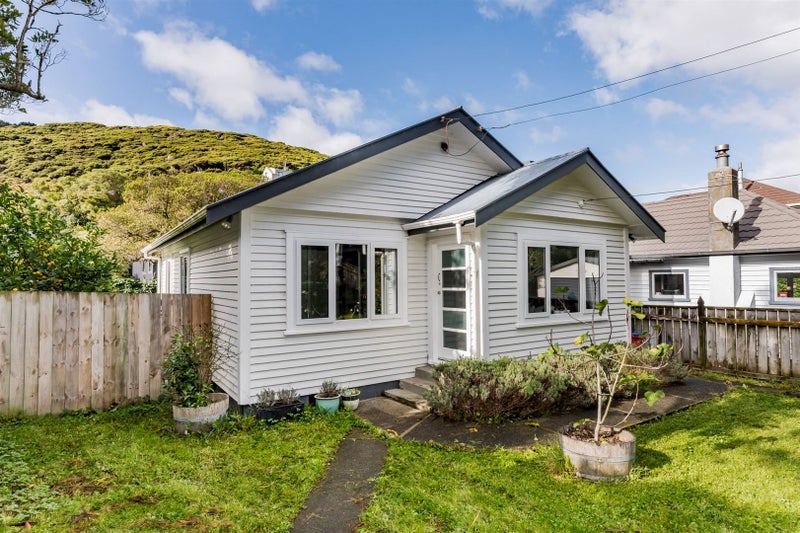 Property Valuation for 66 Airlie Road, Plimmerton, Porirua Trade Me Property Trade Me Property