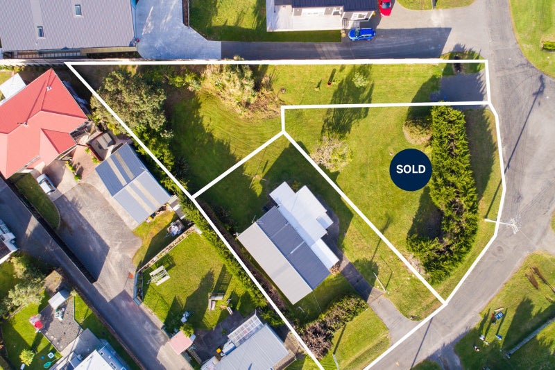 31 Roore Street, Foxton Beach, Foxton - Carousel 2