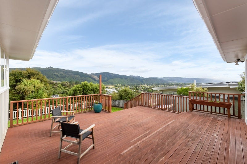 22 Duncraig Street, Silverstream, Upper Hutt - Carousel 1