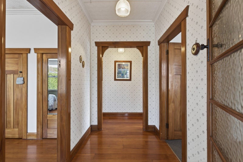 20 Cameron Street, New Plymouth, New Plymouth - Carousel 1