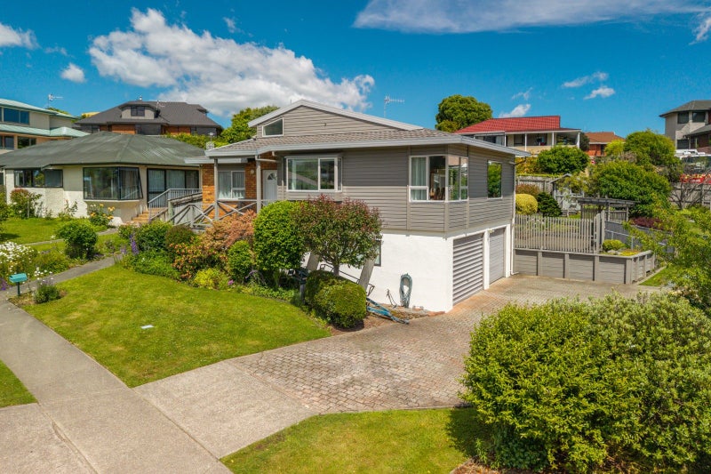 23 Washbourn Drive, Richmond - Carousel 2