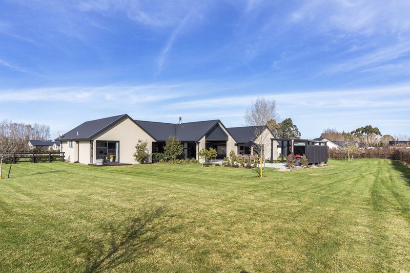 25 Hallfield Drive, Ohoka, Kaiapoi - Carousel 1