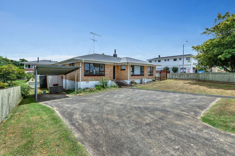 8 Paerata Road, Pukekohe - Carousel 2