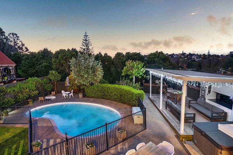 48 Marlborough Avenue, Glenfield, Auckland - Carousel 2