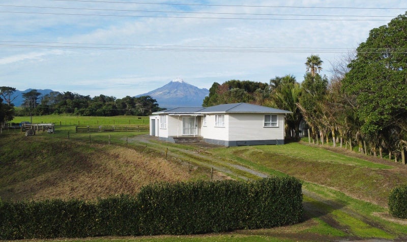 6314 South Road, Opunake - Carousel 1