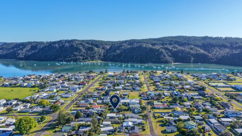 211B The Square, Whangamata, Whangamata - Carousel 2