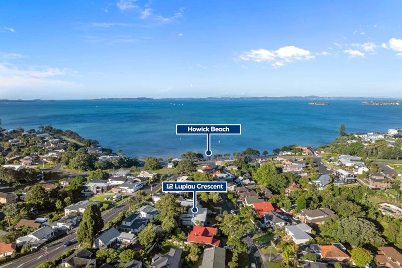 12 Luplau Crescent, Cockle Bay, Auckland - Carousel 2