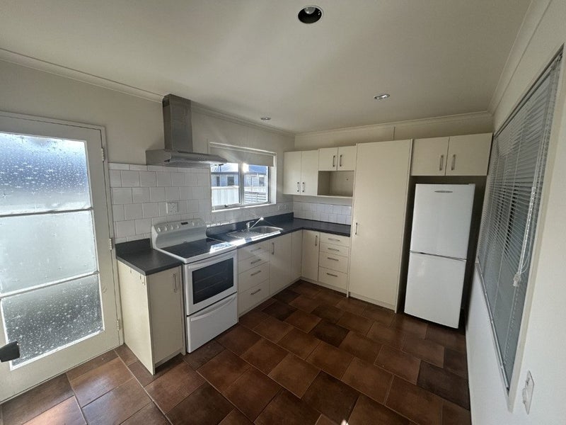 2B Bunny Street, Masterton, Masterton, Wellington - Carousel 2