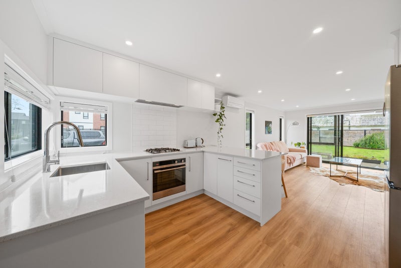 17 Reakes Crescent, Wallaceville, Upper Hutt - Carousel 2