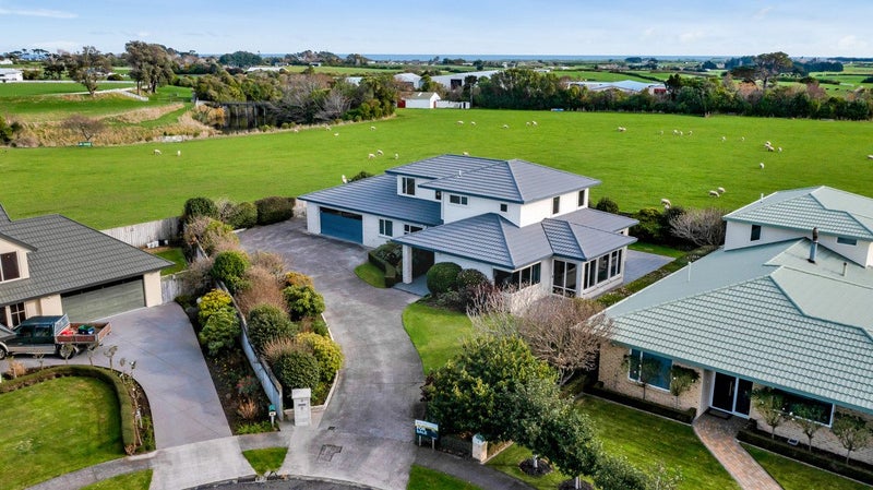 8 Edna Wills Place, Hawera - Carousel 35