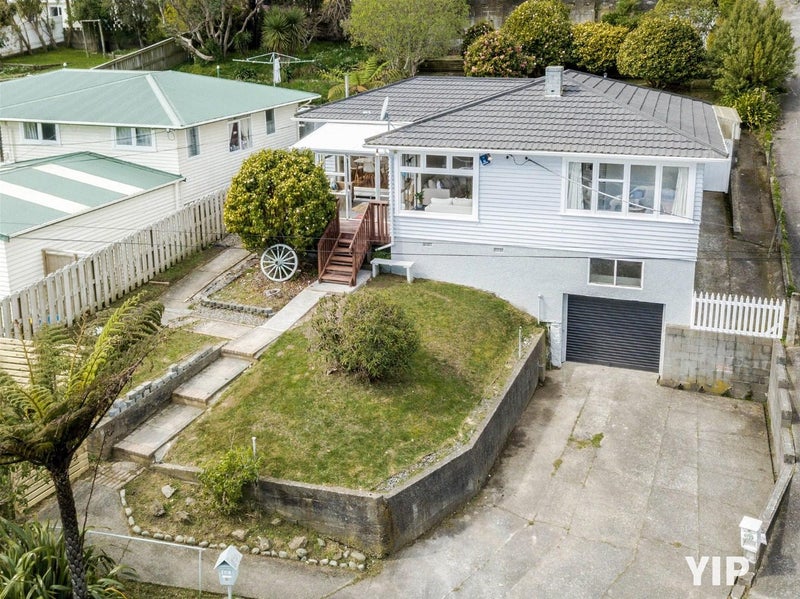 102 Helston Road, Paparangi, Wellington - Carousel 18