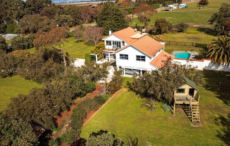 2 Neal Road, Blenheim - Carousel 1