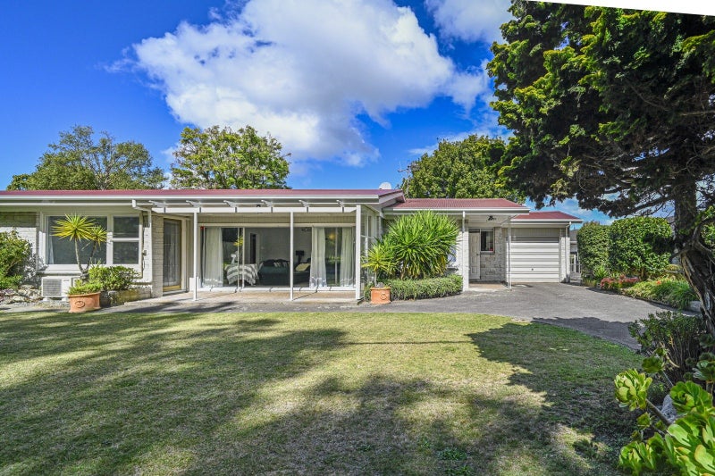 709 Roberts Street, Hastings, Hastings - Carousel 2