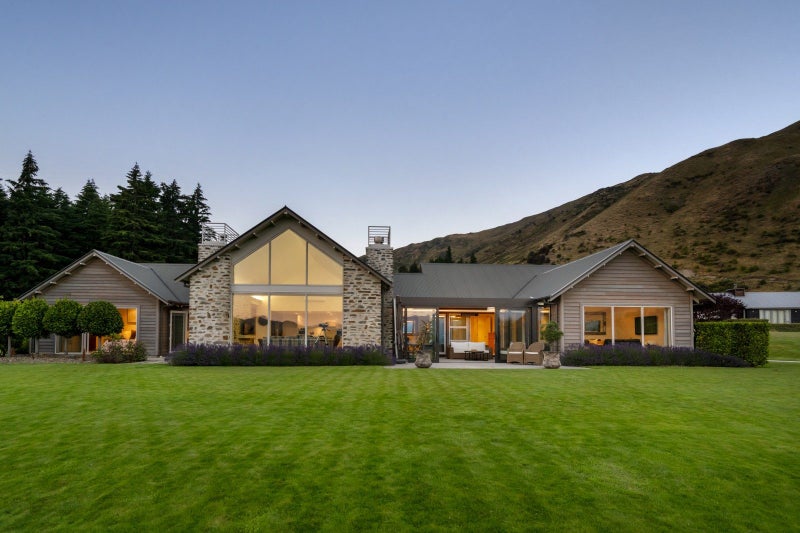 15 Penrith Park Drive, Wanaka - Carousel 2