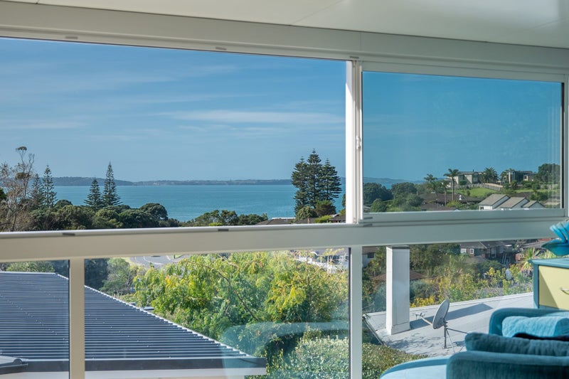 1015 Beach Road, TORBAY, AUCKLAND - Carousel 1